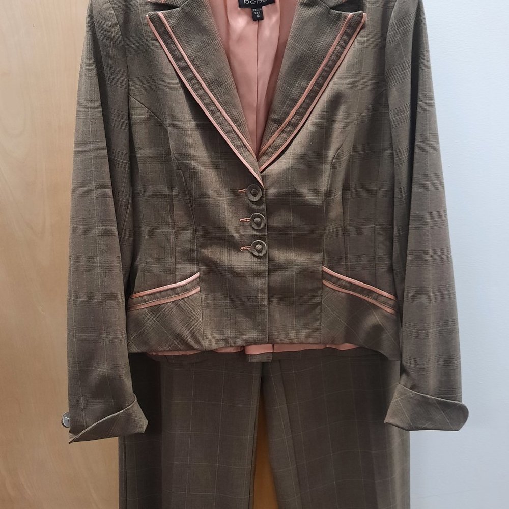 Bebe women's suit 3 piece suit. blazer, skirt & pants size 10